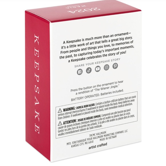 🌭HALLMARK OSCAR MAYER “ THE WIENERMOBILE MUSICAL ORNAMENT “
- NWT - Picture 7 of 9